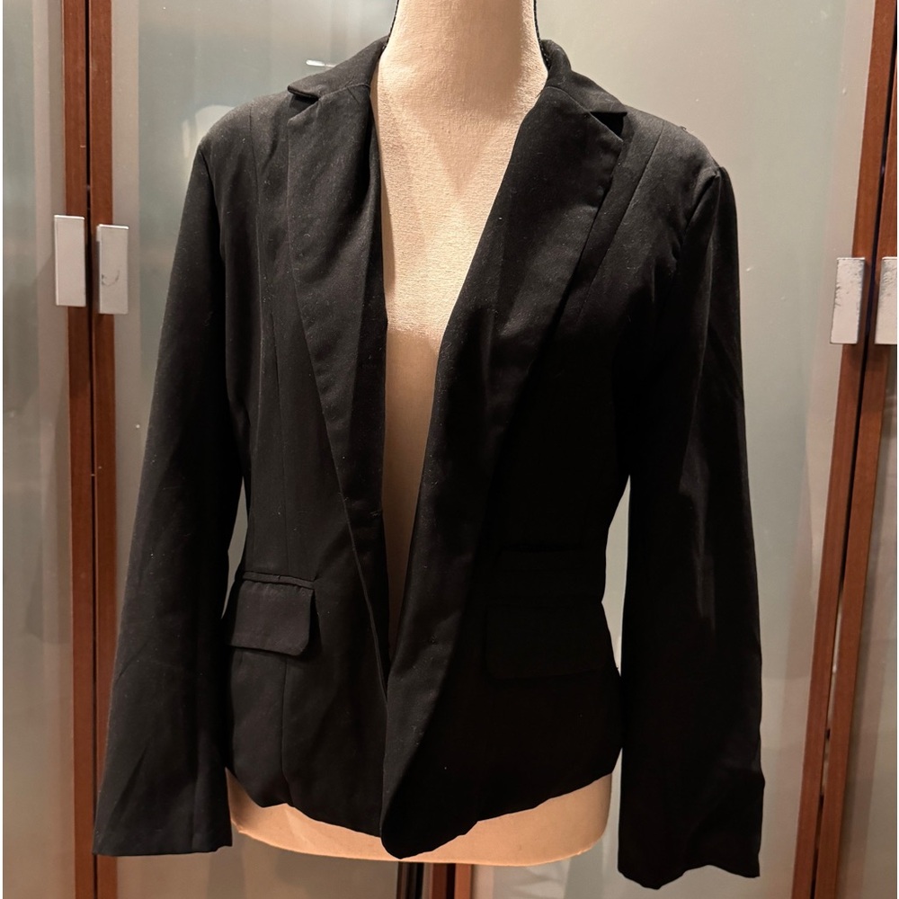Women’s black jacket, size L